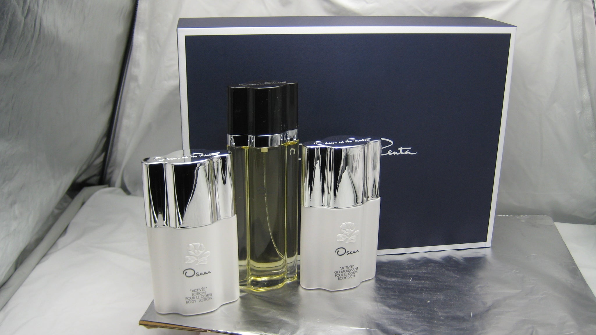 Oscar De La Renta 100ml EDT + 240ML Body Mist + 15ML EDT